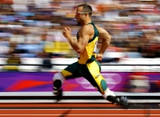 -塔图姆全能风暴席卷联盟，猛龙血战力克新疆诠释硬仗本色