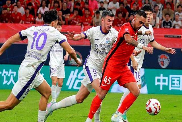 紧张刺激，中超赛场强强对话轮番上演的简单介绍