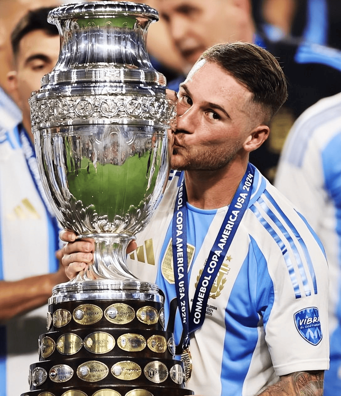 美洲篮球冠军赛：阿根廷队成功逆转晋级