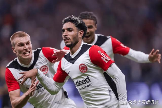 法兰克福队大获胜利,士气高涨的简单介绍 法兰克福队大获胜利,士气高涨的简单介绍