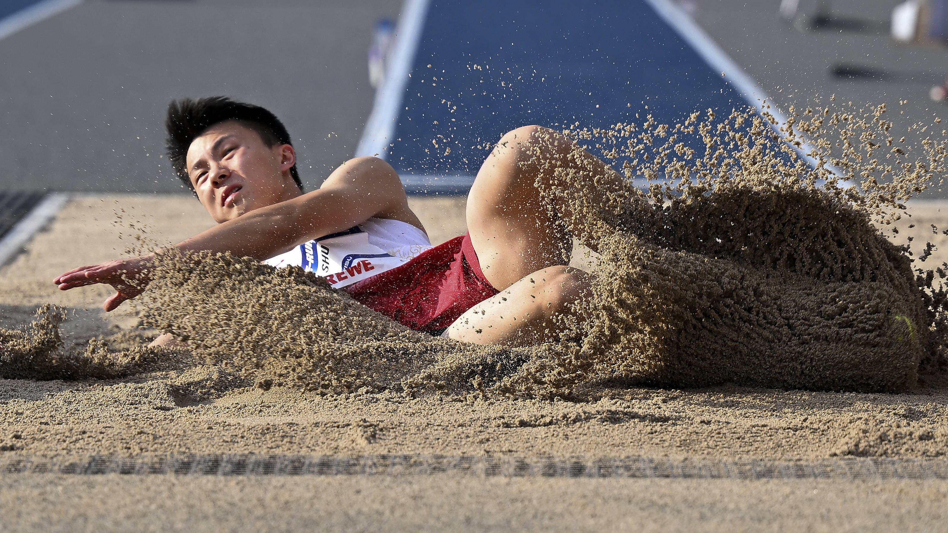 摩洛哥田径选手勇夺跳远冠军！的简单介绍