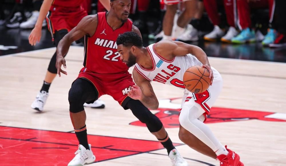 热火横扫江苏队，高诗岩带队取胜的简单介绍