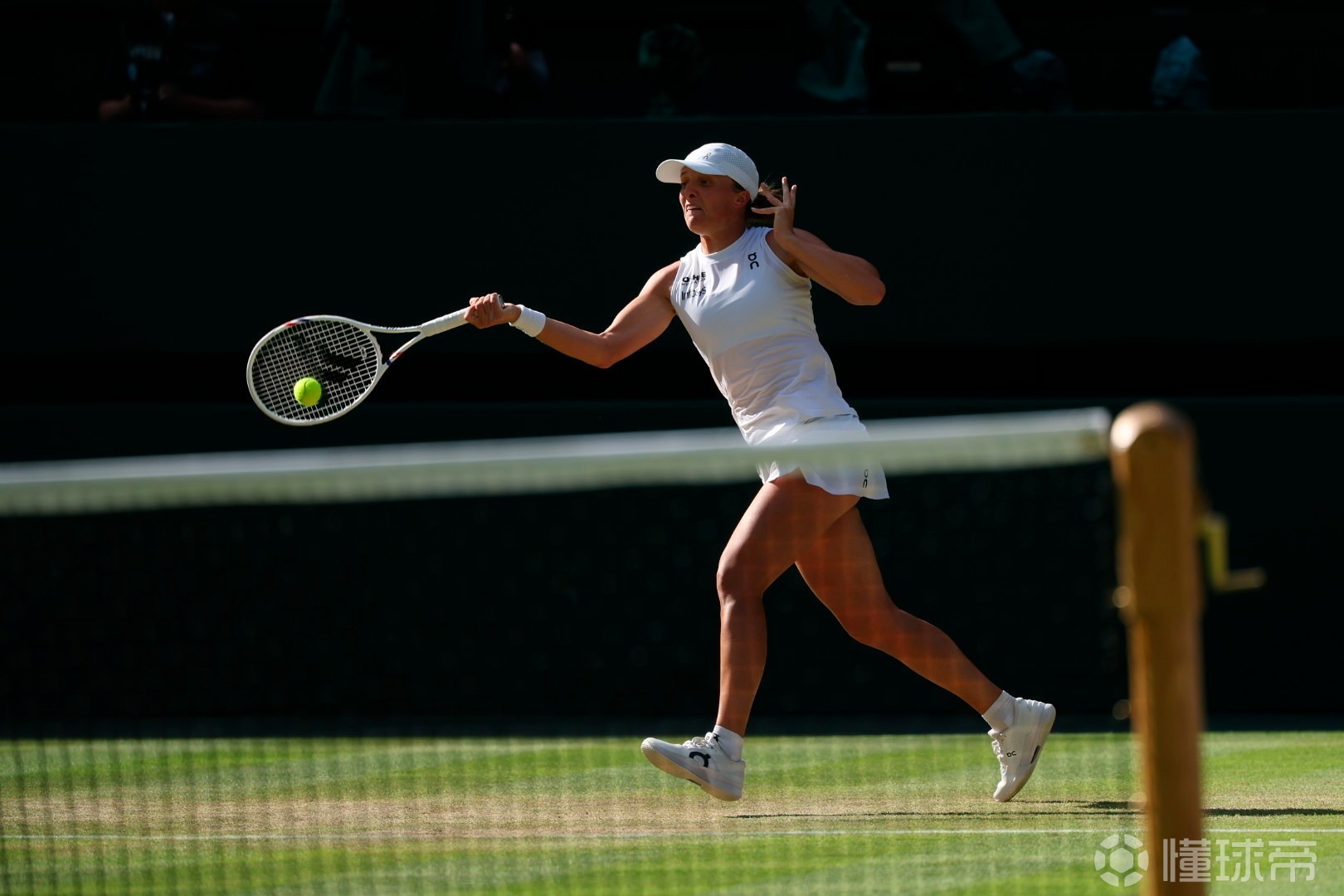 拉沃尔杯碾压温网，西西帕斯点燃赛场