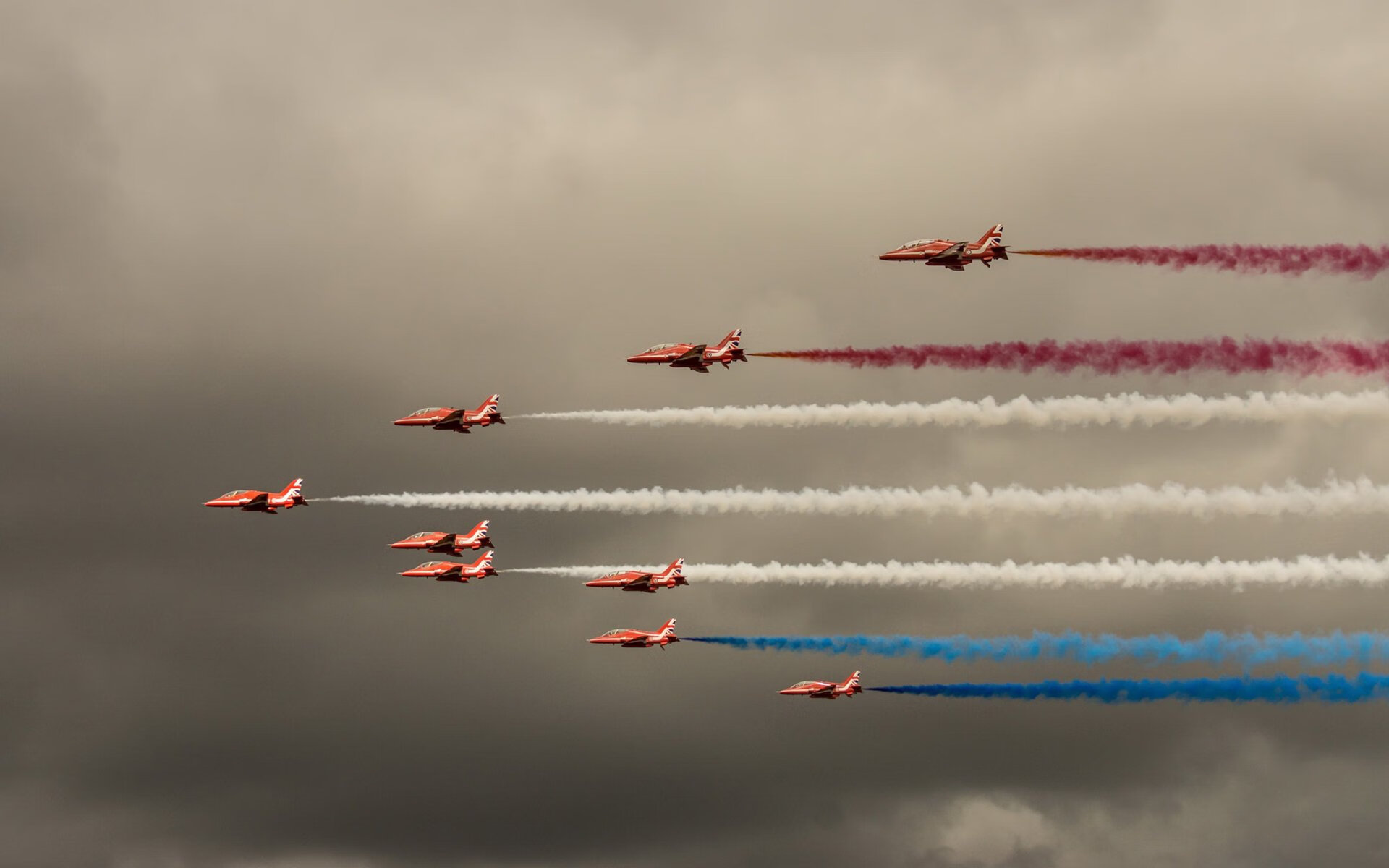 寂静的喧嚣，德甲争冠夜，卡塞米罗用一脚定义无声的重锤