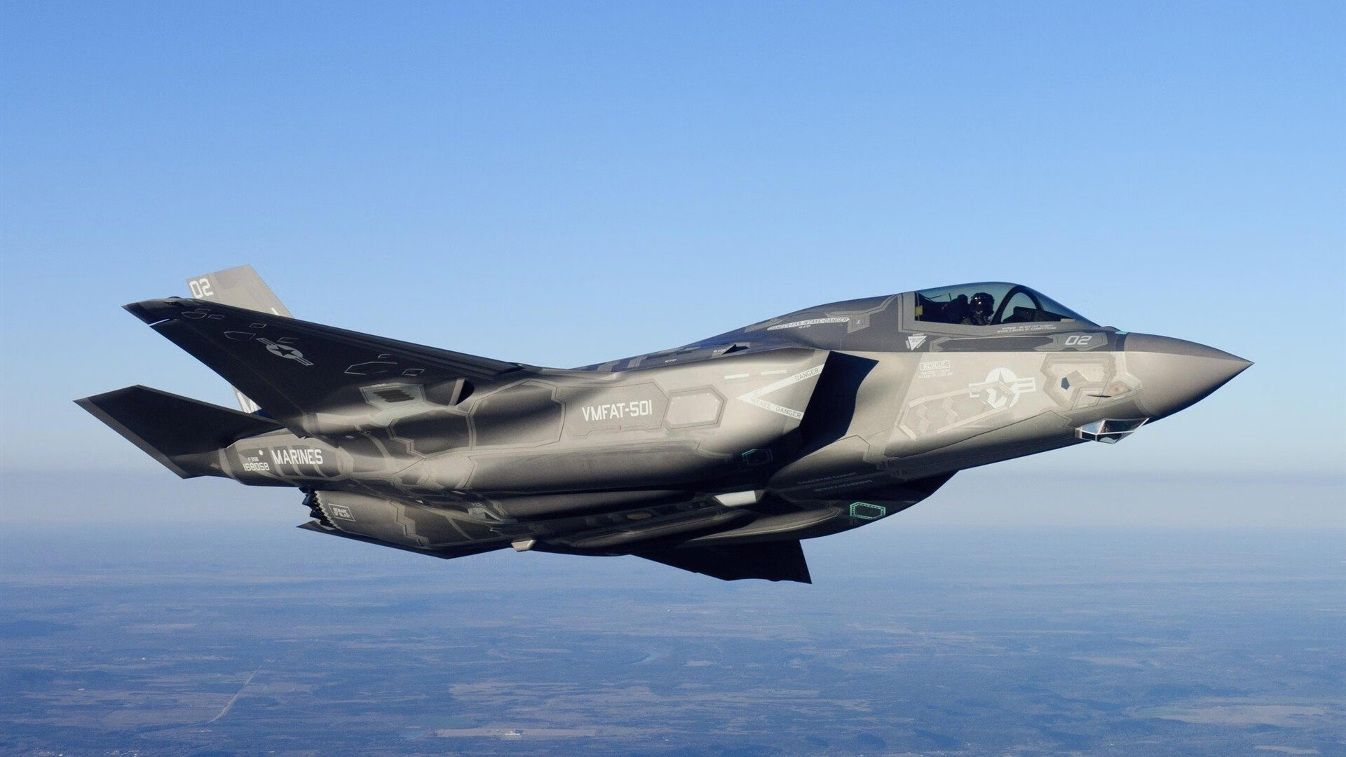 赛道上的奇才，维斯塔潘巴林揭幕战收割爵士